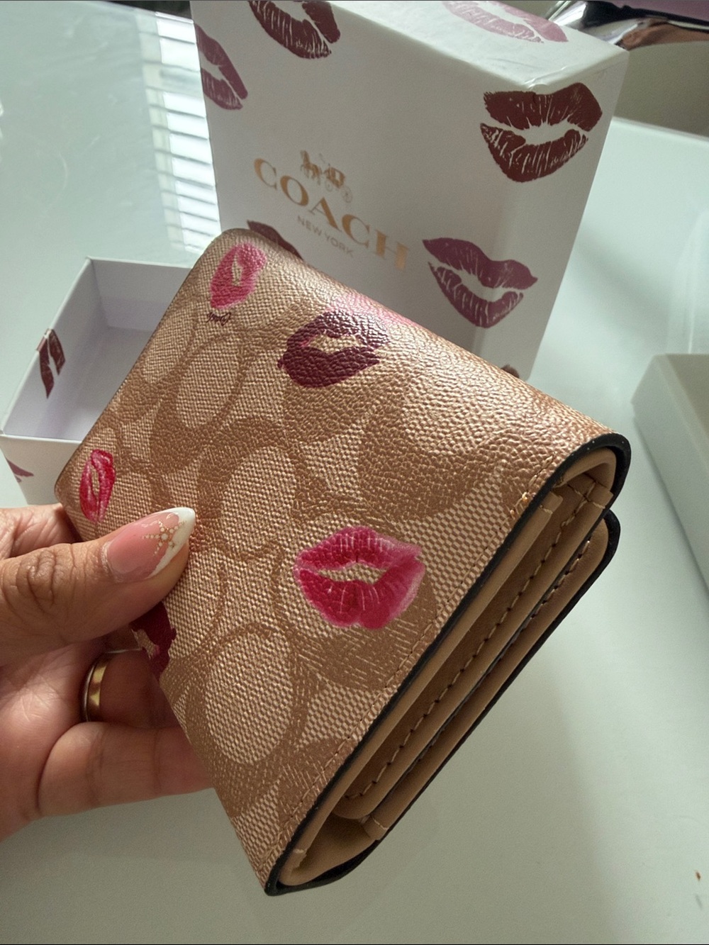 COACH Tan Signature Kiss Print Crossbody with Gold Logo - Picture 8 of 10